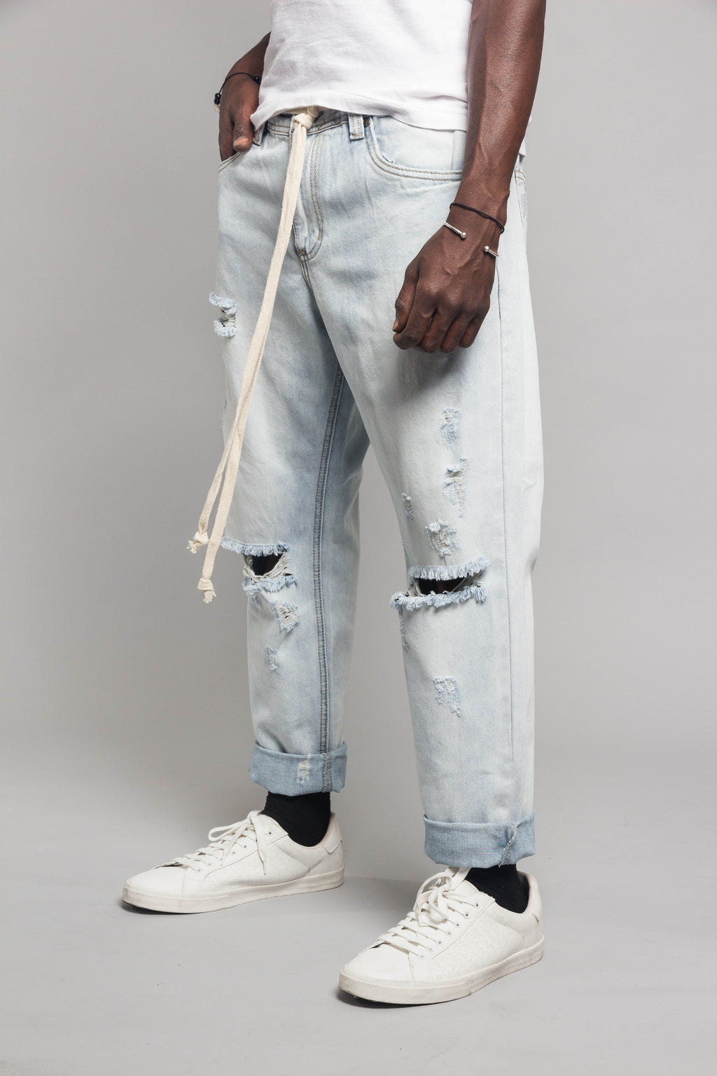 Distressed Cropped Jeans